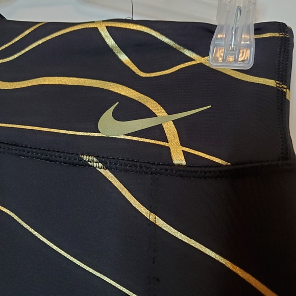 SOLD!❌ More items in my closet❤️ - Picture 9 of 16